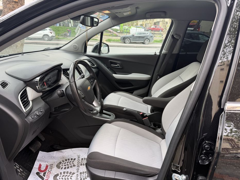 Продаёться трекер 1 в идеальном состояние без вложение имееться торг