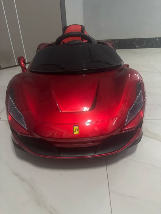 Машина электромобиль на пульте