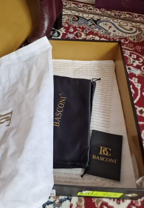 Продам обувь размер 40.