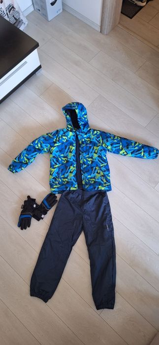 Vând costum de ski copii,mărimea 140-146, 8-10 ani + Mănuși  GRATIS
