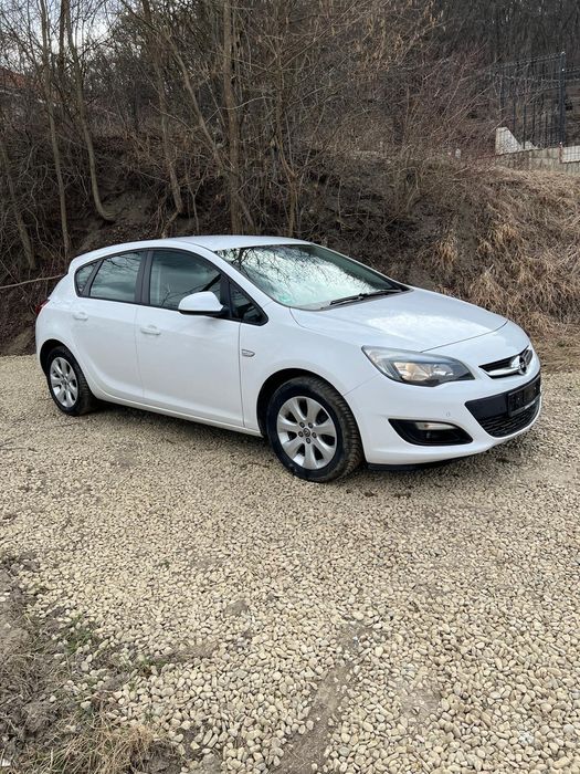 Vând Opel Astra 2015