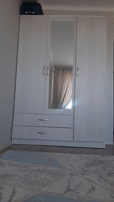 срочно продаетс шкаф