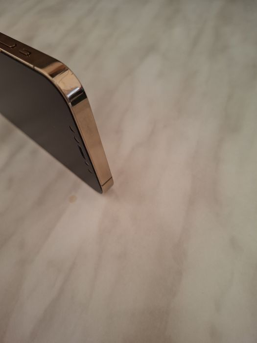 Vand iPhone 12 Pro Gold Impecabil.