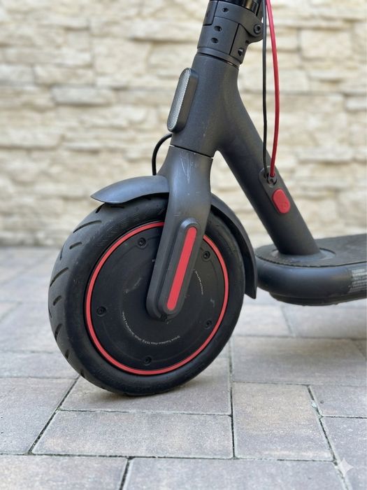 Trotineta electrica Xiaomi 4 PRO (Modelul nou, puternic)