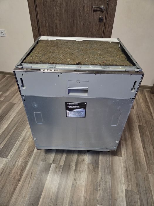 Съдомиална за вграждане Hotpoint-Ariston в перфектно състояние