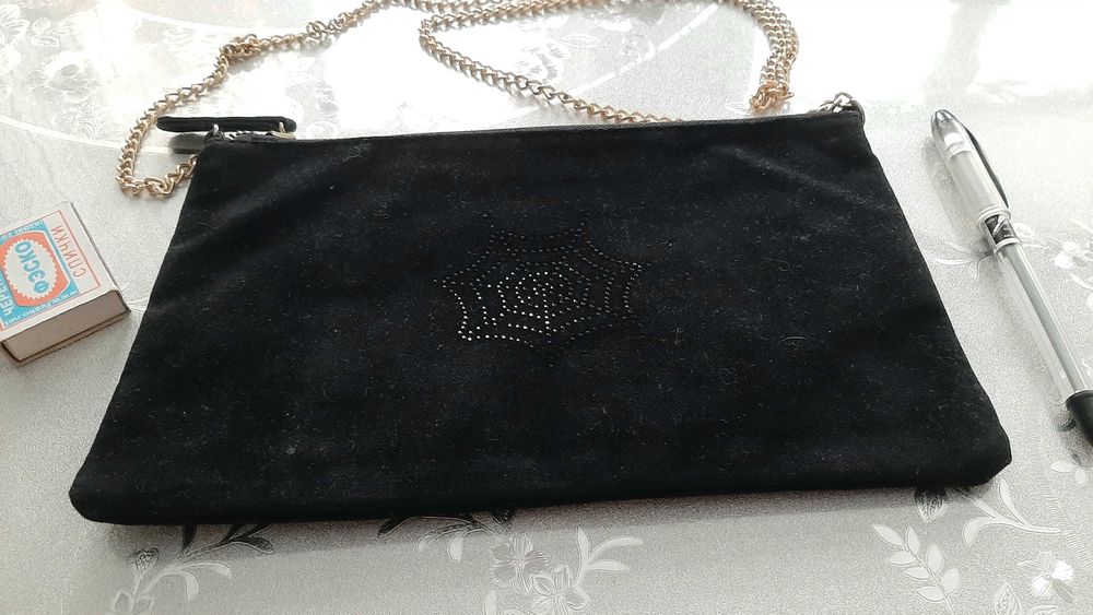 Клатч - сумочка для необходимых мелочей