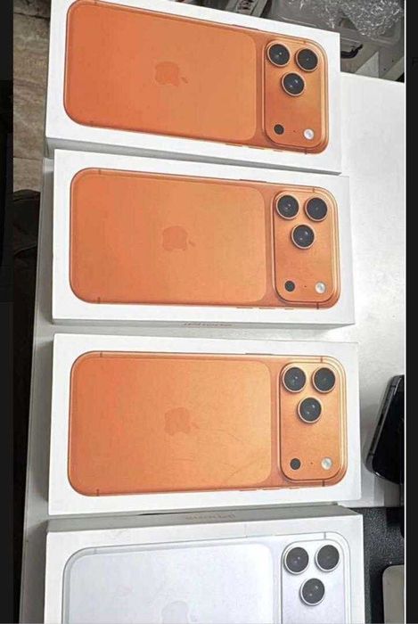 Мобилен телефон 17 pro max, чисто нов, отключен