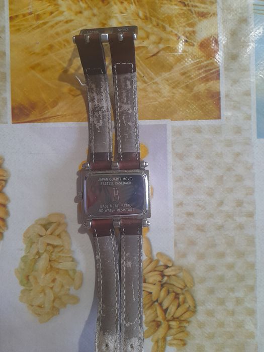 Продавам ръчен часовник,малко използван