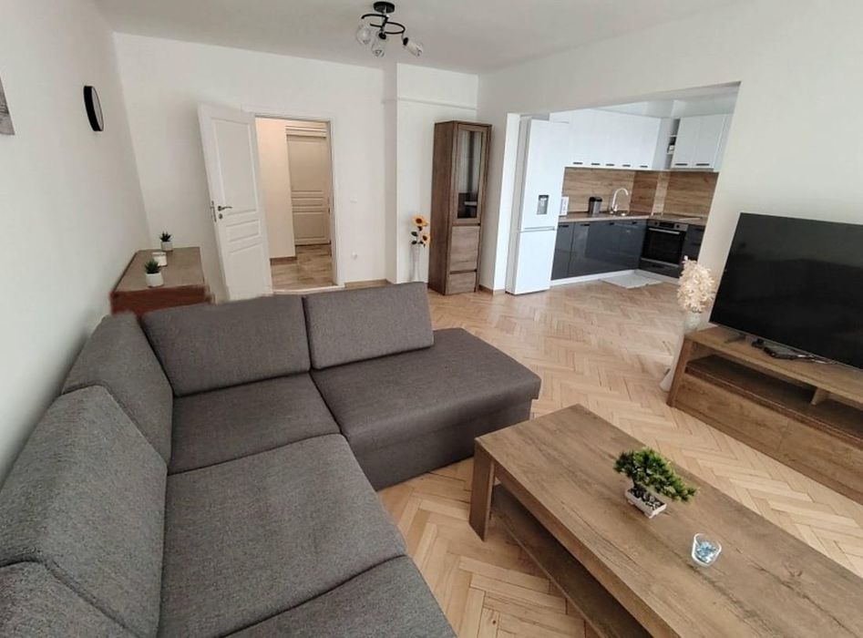 Дава се под наем Тристаен апартамент в София, Надежда 4 - 82 кв.м за 800 € - Снимка #1