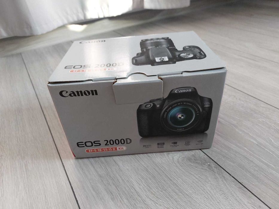 Pachet Aparat foto DSLR CANON EOS 2000D 24.1 MP+obiective+husă+card