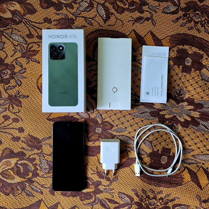 Продам смартфон Honor