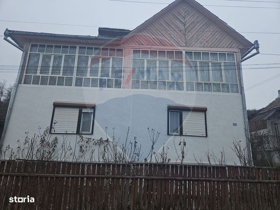 Casă  cu 5 camere de vânzare, Vișeu de Sus