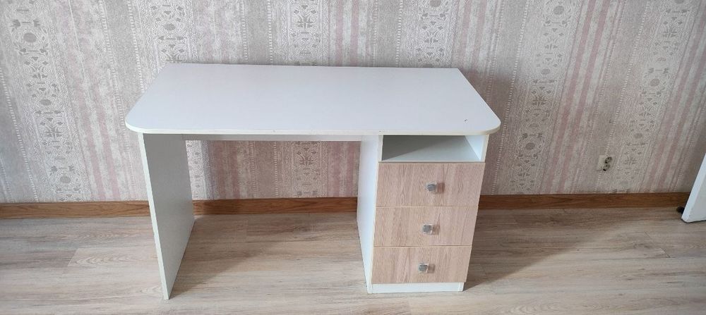 Стол рабочий для учебы