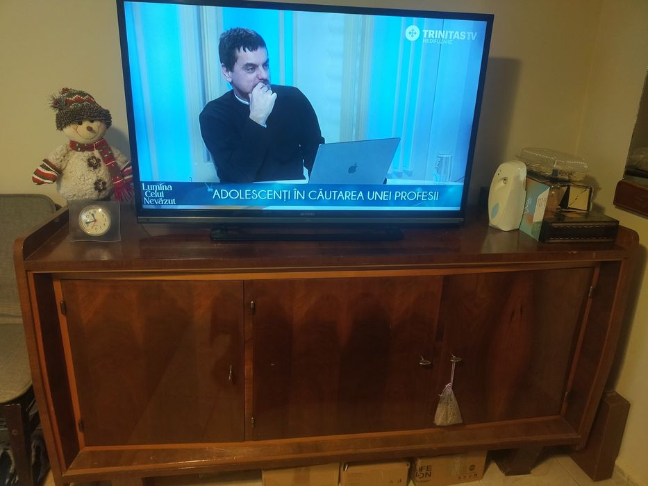 Donez mobilier cu titlu gratuit fără TV