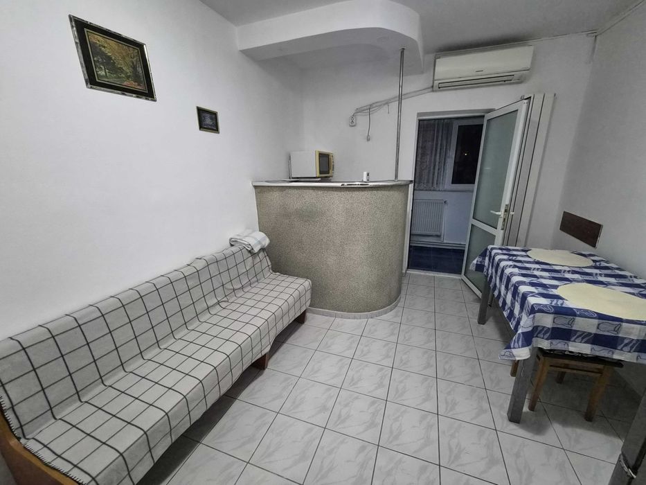 Apartament 2 camere semidecomandat de inchiriat pe termen lung, parter,Constanța, Inel 1