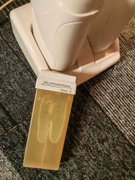 Vând aparat epilat cu ceara