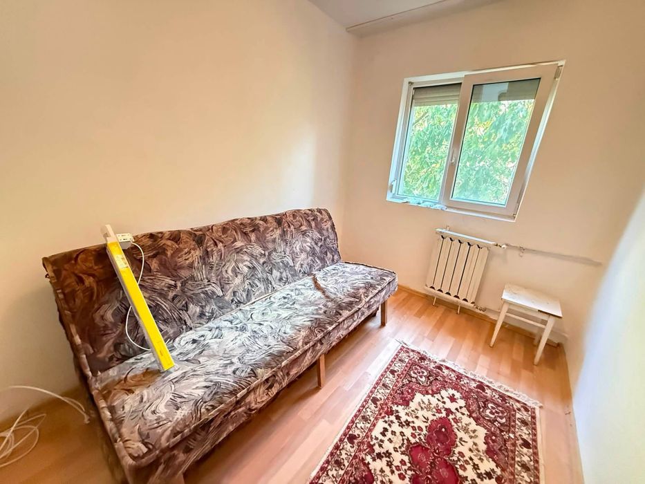 Apartament decomandat 3 camere , zona Decebal