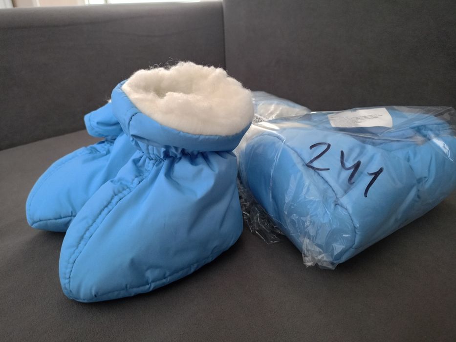 Продам пинетки зимние для малыша