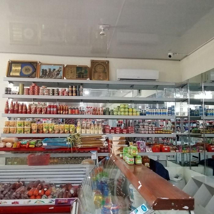 Полки и прилавки