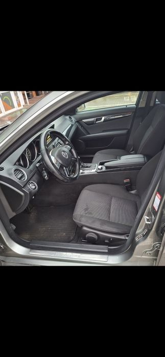 Vand urgent mercedes c220 motor 2.2 diesel original  original mercedes