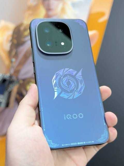 Vivo IQOO 15 Dual sim 5G 7000mAh батерия с 2 години гаранция