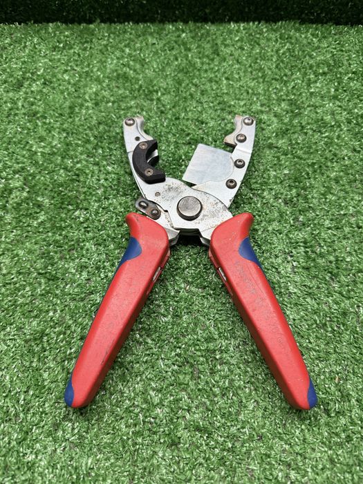 Клещи за рязане на тръби KNIPEX 90 25 20, Ø 18 - 35 мм, 210 мм