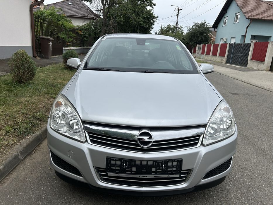 Opel Astra 1.6 Benzina 116 Cp an 2009  Sedan