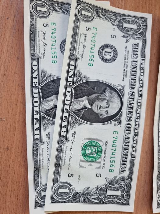 Купюры 1 доллар. Денежный талисман