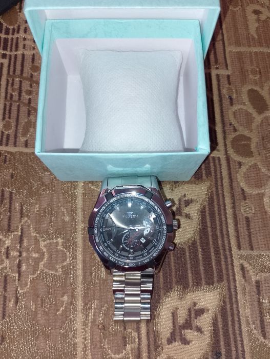 Нов мъжки часовник