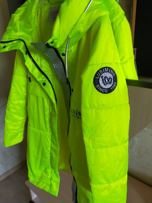 Продам куртку весна на девочку