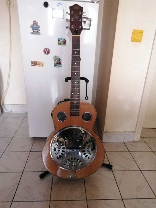 Електро акустична резонаторна китара