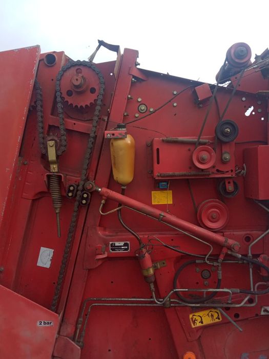 Presă baloți rotunzi plasă Claas Rollant 46