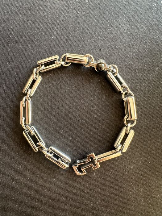 Сребриста стоманена мъжка гривна