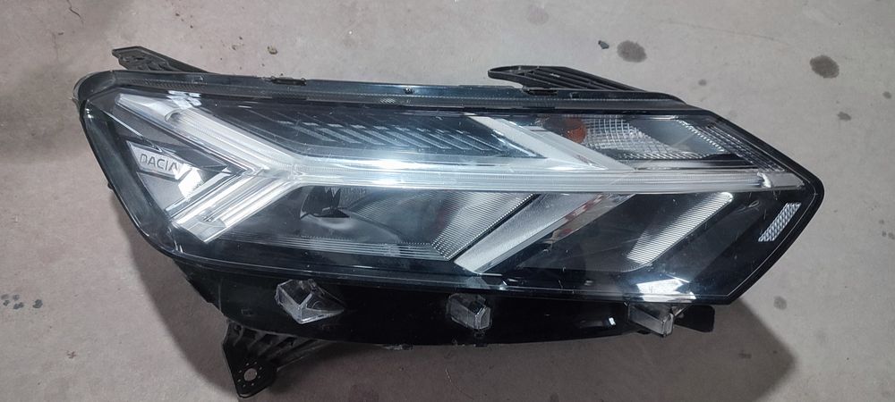 Far stanga logan model nou 2020 2021 2022 2023 2024