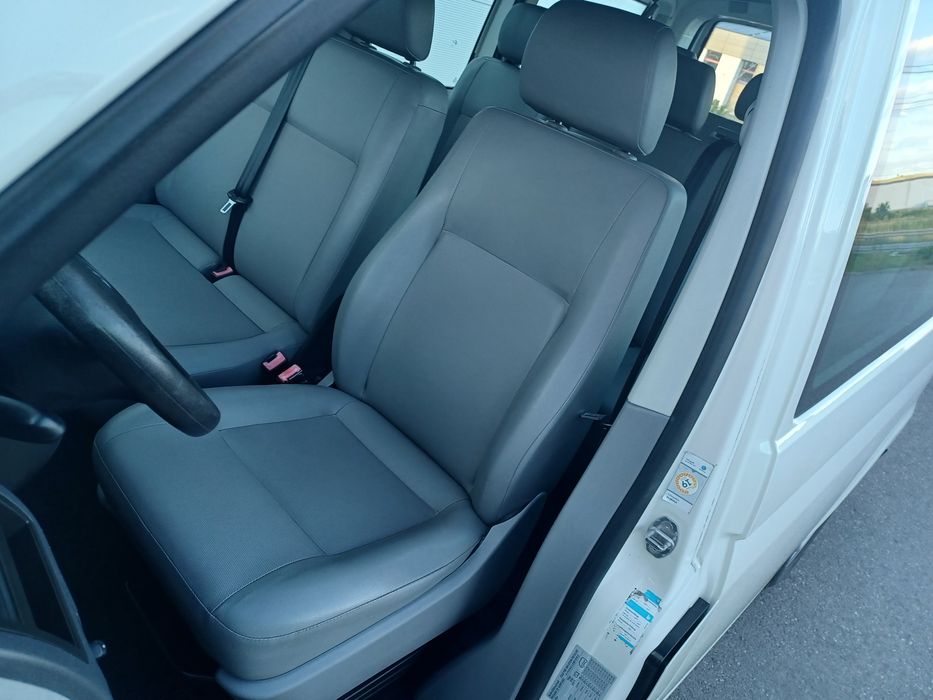 Vw  t5  transporter  caravelle 2009 .  8+1  volkswagen