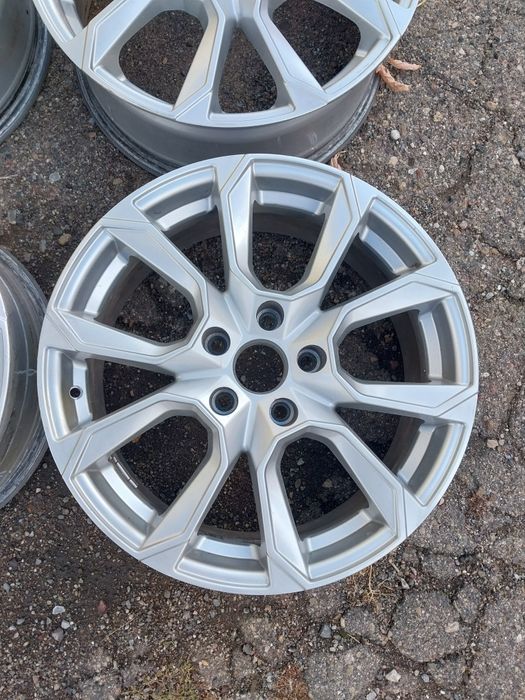 Диски R17 Россия. На многие авто.