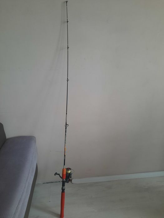 Готов комплект от спининг въдица с макара и плетено влакно