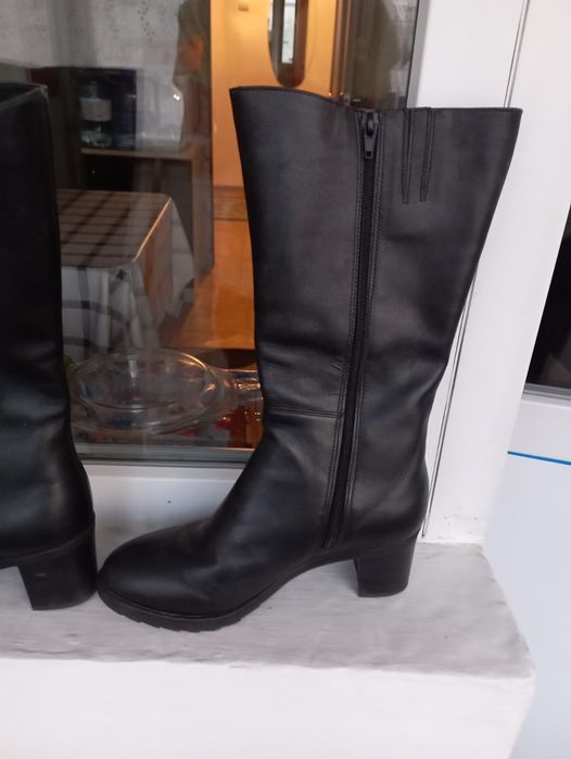 Продам зимние сапоги.