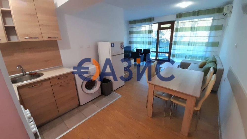 Продава се Тристаен апартамент в Свети Влас - 83 кв.м за 1103 €/кв.м - Снимка #2
