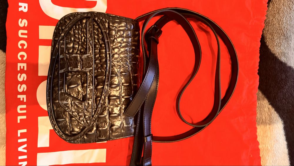 Культовая сумка DIESEL