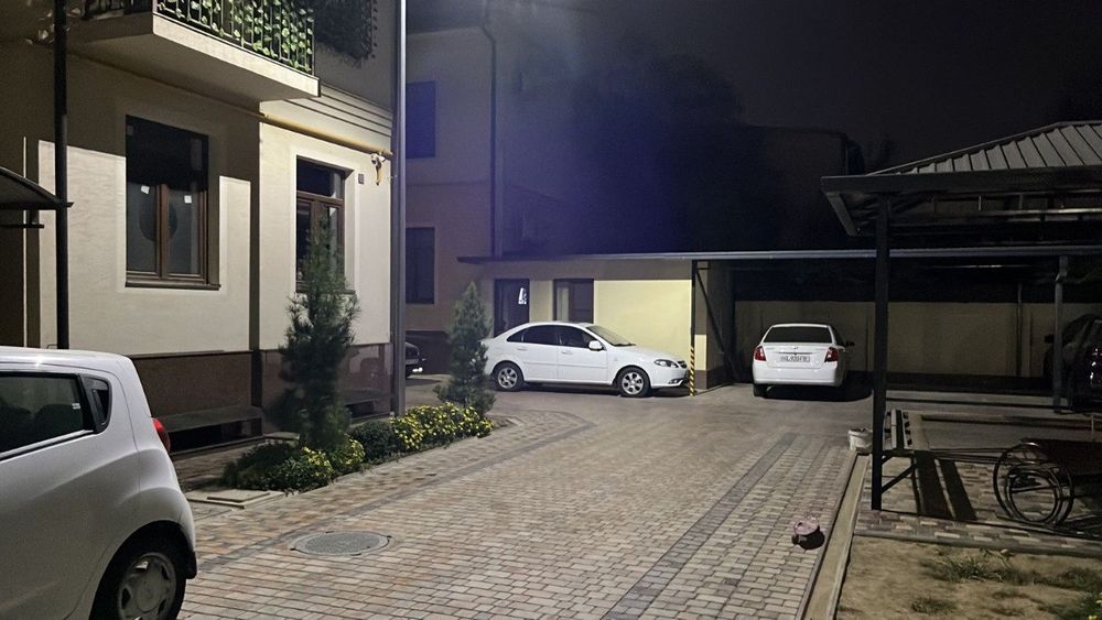 Продается своя, однокомнатная квартира с удобствами 40 КВ