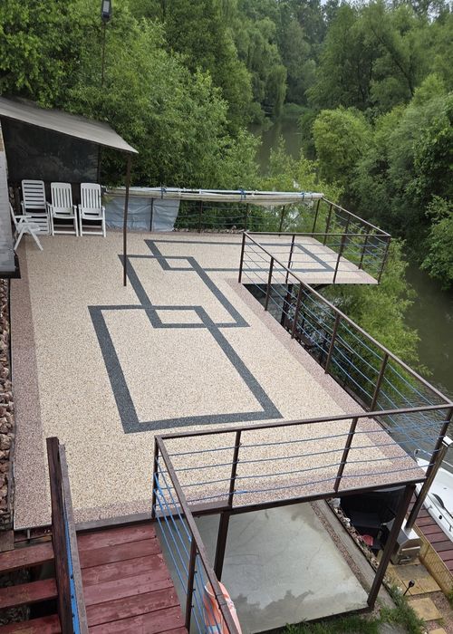 Piatra 2-4 mm rasina  epoxidica / poliuretanica  covor 4-7 mm uscata