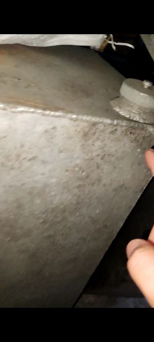 Продам два алюминиевых бака новые