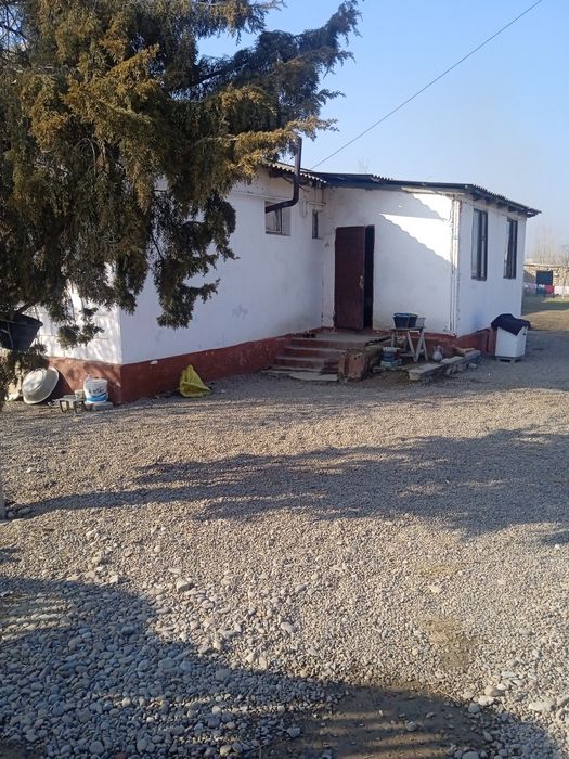 Зудлик билан уй сотилади