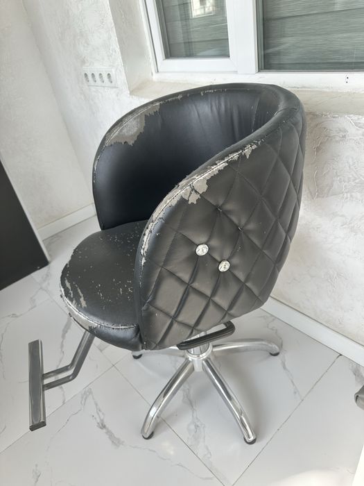 Парикмахерское кресло