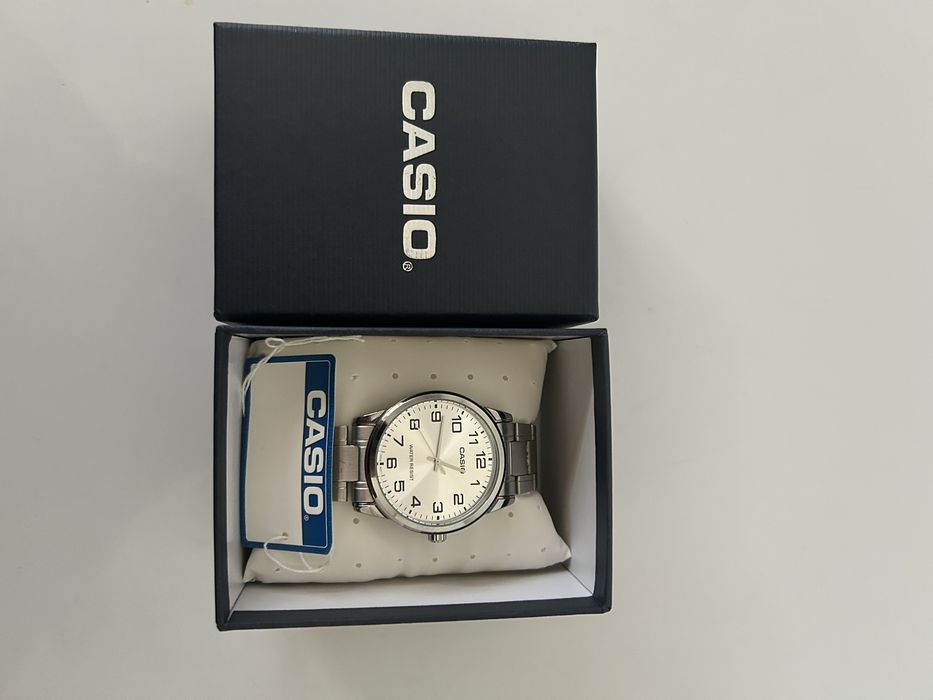 Продам часы Casio. Писать ватсап по номеру