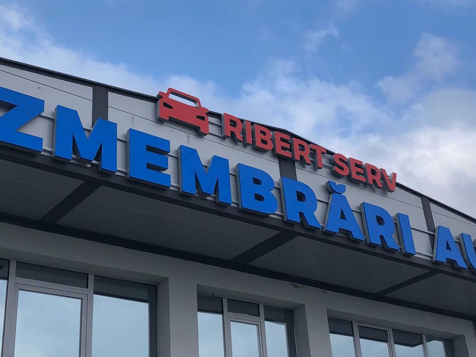 Casete luminoase litere volumetrice reclame luminoase