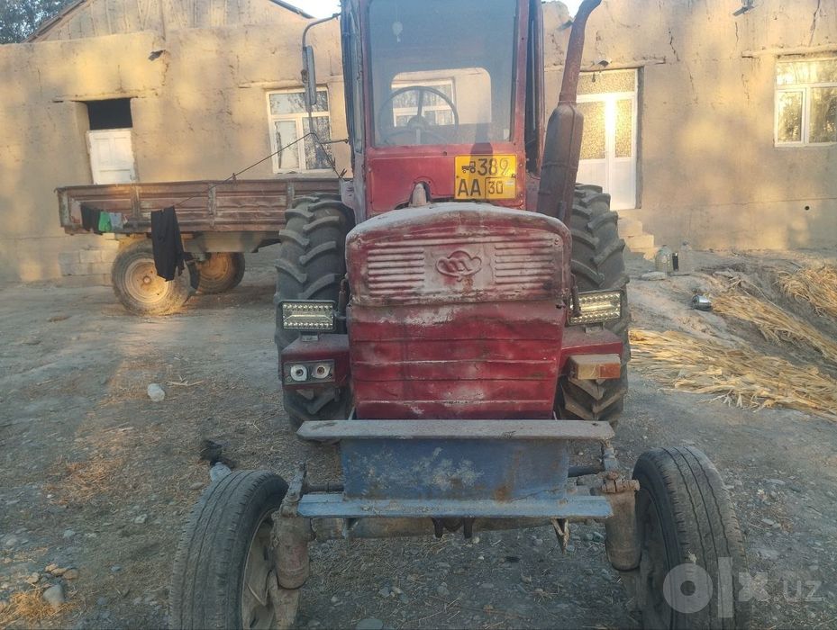 Traktor sotiladi
