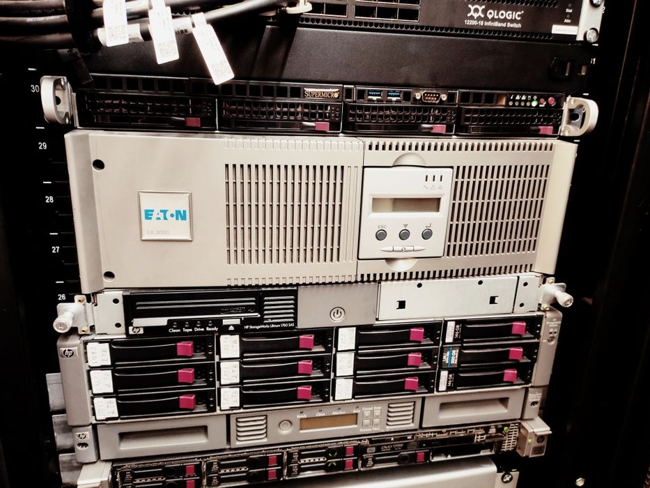 ИБП Eaton EX3000 + блок аккумуляторов + кабель