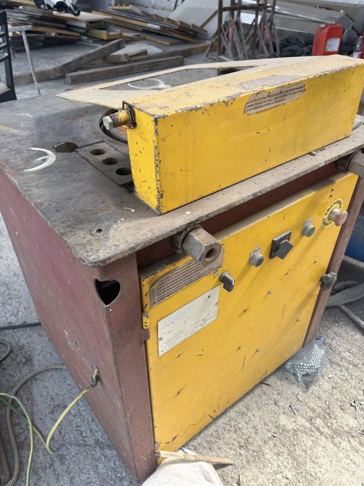 Masina de fasonat fier beton